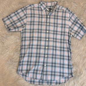 Vineyard Vine, short sleeve , classic fit Tucker shirt , size medium